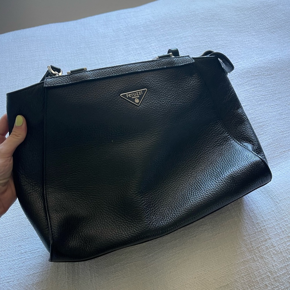Peruzzi genuine black leather handbag